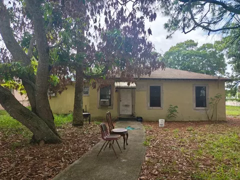 315 N 24th St, Fort Pierce, FL 34950