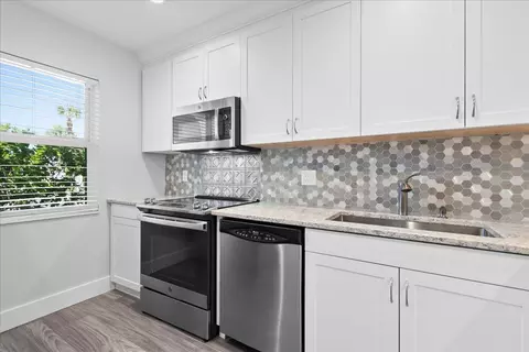 178 Lake Susan Ln, West Palm Beach, FL 33411