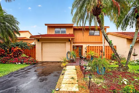 5316 Stonybrook Ln, Boynton Beach, FL 33437