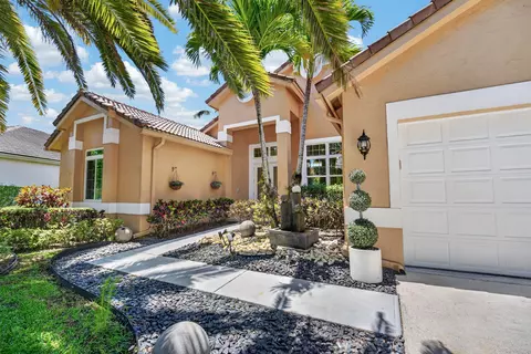 3043 Lakewood Dr, Weston, FL 33332