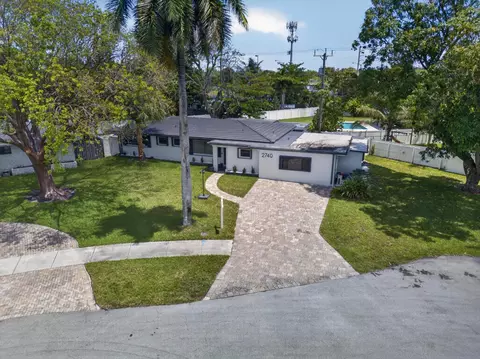 2740 NW 9th Ln, Wilton Manors, FL 33311