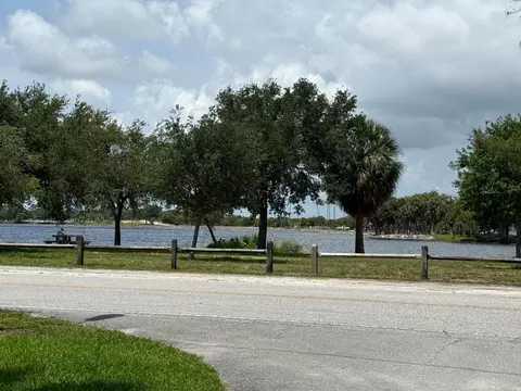 3040 Lake Osborne Dr #111, Lake Worth Beach, FL 33461