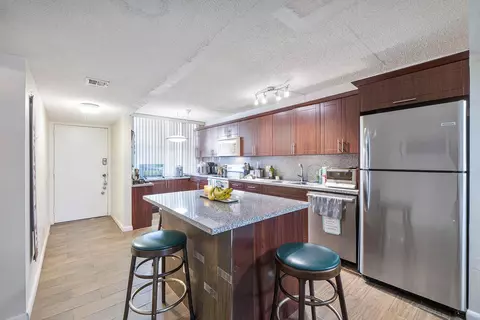 250 Jacaranda Dr #308, Plantation, FL 33324
