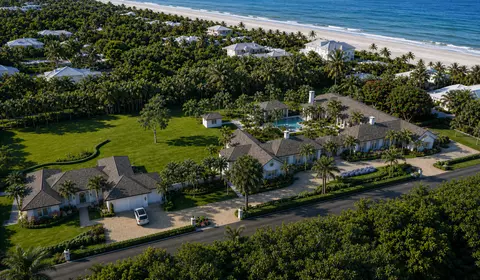 302 S Beach Rd, Jupiter Island, FL 33455