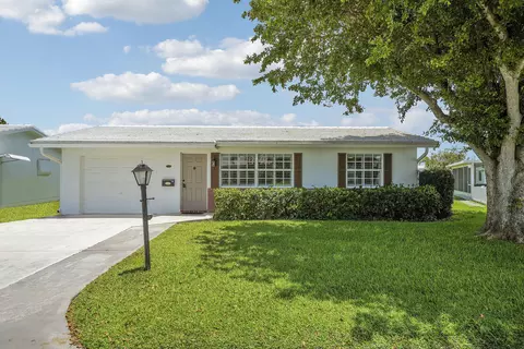 614 SW Golf Dr, Boynton Beach, FL 33426