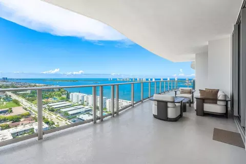 220 Lake Shore Dr #2109, Lake Park, FL 33403
