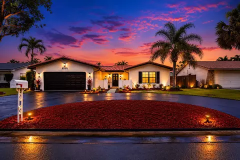 8535 NW 25th Pl, Coral Springs, FL 33065