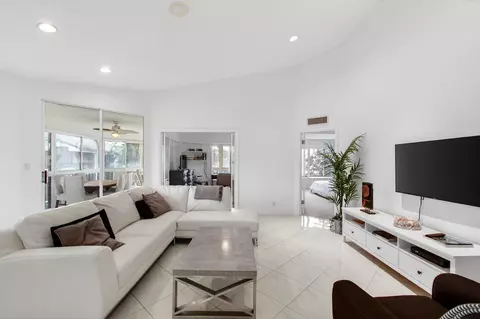 7485 Glendevon Ln #1105, Delray Beach, FL 33446