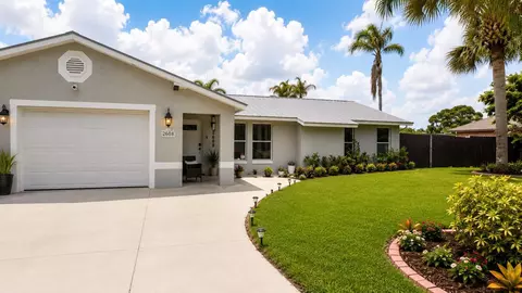 2068 SE Triumph Rd, Port Saint Lucie, FL 34952