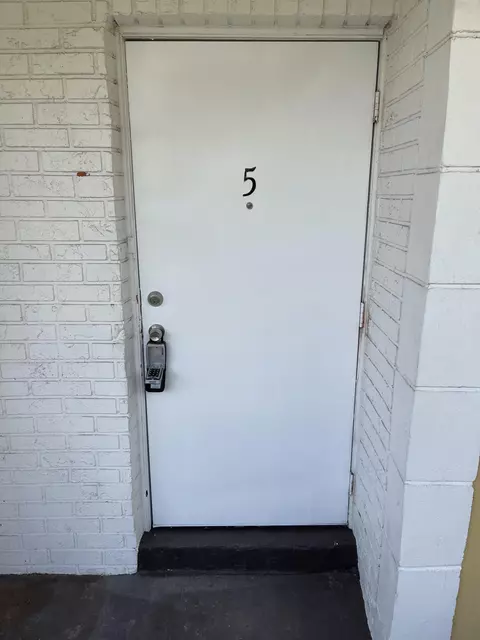 440 SE 2nd Ave #5, Deerfield Beach, FL 33441