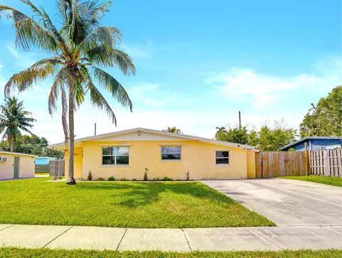 5740 SW 38th St, Davie, FL 33314
