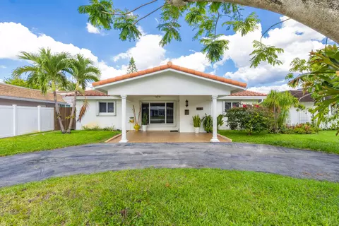 2141 N 56th Ave, Hollywood, FL 33021