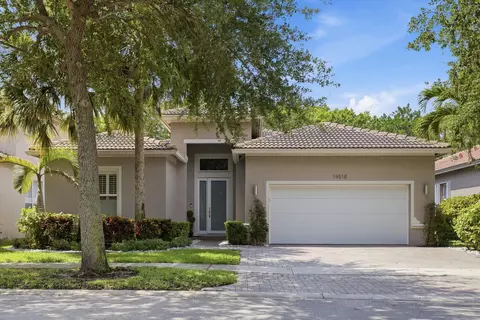 19518 S Whitewater Ave, Weston, FL 33332