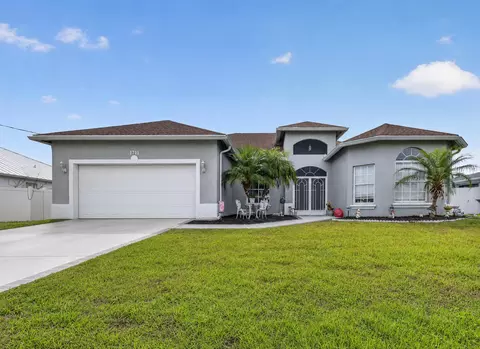 1711 SE Fairfield St, Port Saint Lucie, FL 34983