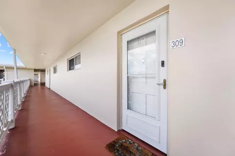 2682 S Garden Dr #309, Lake Worth, FL 33461