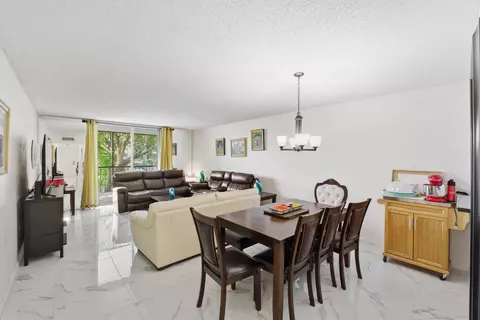 260 NW 76th Ave #207, Margate, FL 33063