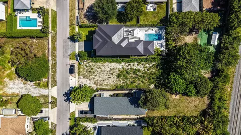 618 SE 2nd Ave, Delray Beach, FL 33483