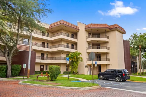 10401 W Broward Blvd #209, Plantation, FL 33324