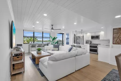 1648 Jupiter Cove Dr, Jupiter, FL 33469