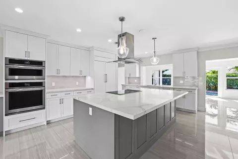 4240 NE 22nd Ter, Lighthouse Point, FL 33064