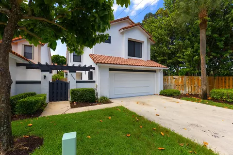 5521 Ilford Ct, Boca Raton, FL 33486