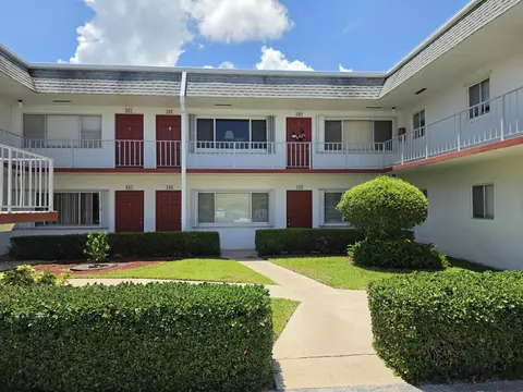 3320 Lake Osborne Dr #109, Lake Worth Beach, FL 33461