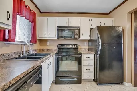 100 Waterway Dr S #209, Lantana, FL 33462