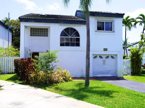 253 NE 211th Ter, North Miami Beach, FL 33179