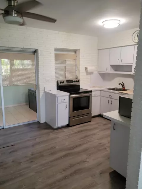 6781 Charleston St, Hollywood, FL 33024