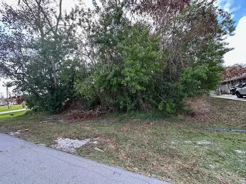 6864 NW Jorgensen Rd, Port St Lucie, FL 34983