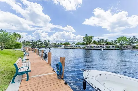 130 Cypress Club Dr #323, Pompano Beach, FL 33060