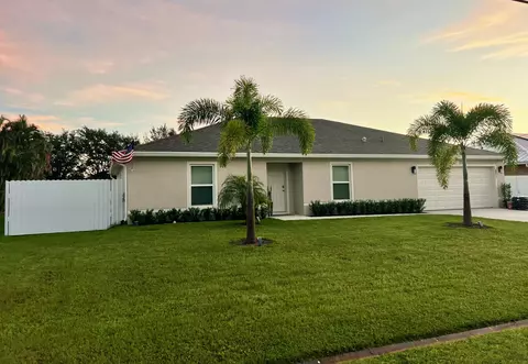 571 SW Lairo Ave, Port Saint Lucie, FL 34953