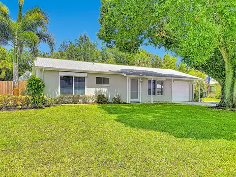 1719 SE Lullaby Ter, Port Saint Lucie, FL 34952