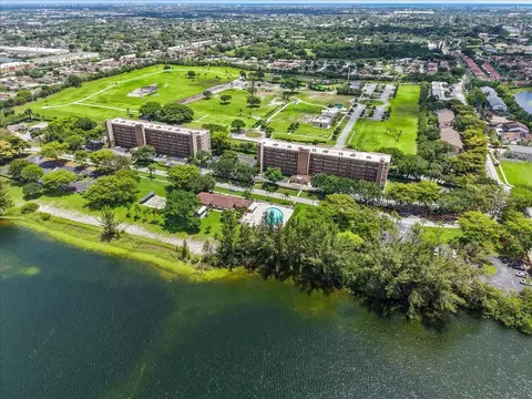 4550 NW 18th Ave #709, Pompano Beach, FL 33064
