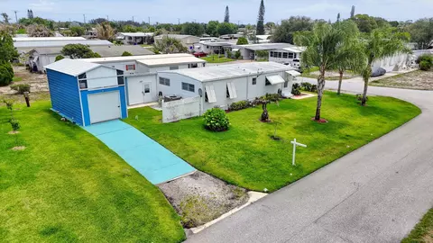 7102 SE Bluebird Cir, Hobe Sound, FL 33455