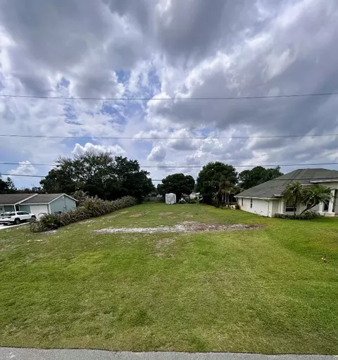 145 SW Elderberry Dr, Port St Lucie, FL 34953