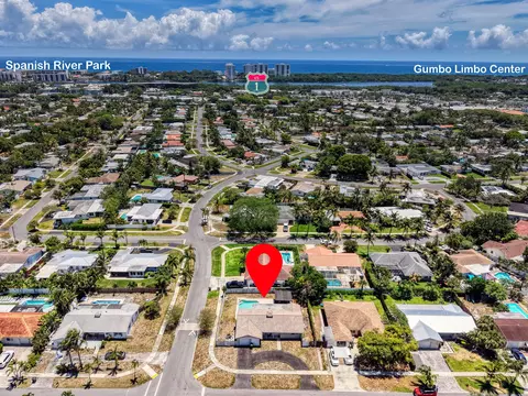 2298 NE 2nd Ave, Boca Raton, FL 33431