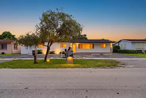 10040 SW 32nd St, Miami, FL 33165