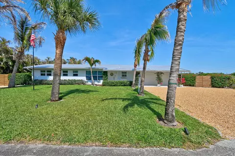 12890 SE Circle Dr, Hobe Sound, FL 33455