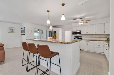 12890 SE Circle Dr, Hobe Sound, FL 33455