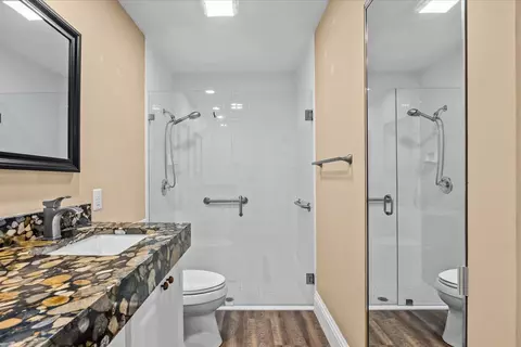 Bath - 918 SW Balmoral Trce, Stuart, FL 34997 photo 2 of 3