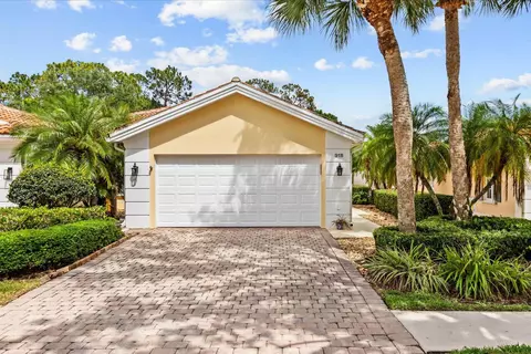 918 SW Balmoral Trce, Stuart, FL 34997