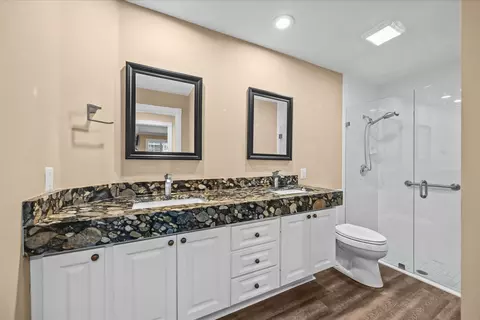 Bath - 918 SW Balmoral Trce, Stuart, FL 34997 photo 1 of 3