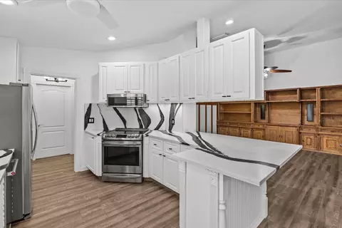Kitchen - 918 SW Balmoral Trce, Stuart, FL 34997 photo 3 of 4