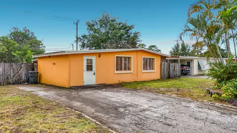 2066 Tarragon Rd, West Palm Beach, FL 33415