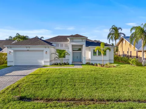 632 SE Seahouse Dr, Port Saint Lucie, FL 34983