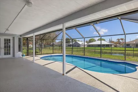 1902 SE Gaskins Cir, Port Saint Lucie, FL 34952