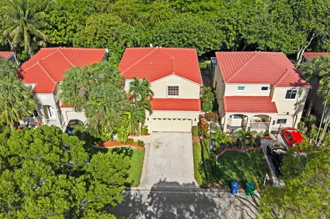 483 NW 87th Ter, Coral Springs, FL 33071