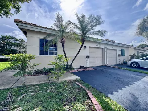 4989 SW 32nd Ter, Fort Lauderdale, FL 33312