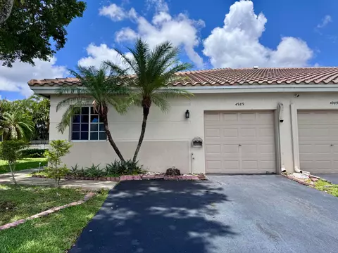 4989 SW 32nd Ter, Fort Lauderdale, FL 33312